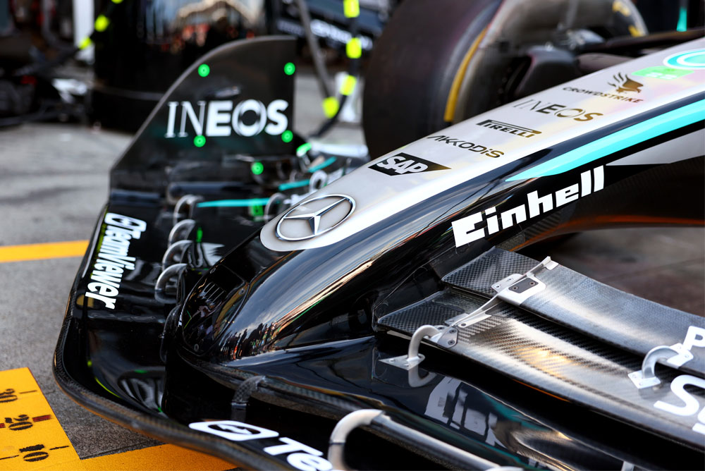Formel 1-racerbil med Einhell-branding.
